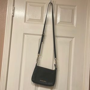 Michael kors crossbody black leather
